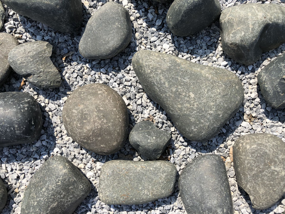 Beach Pebbles Black
