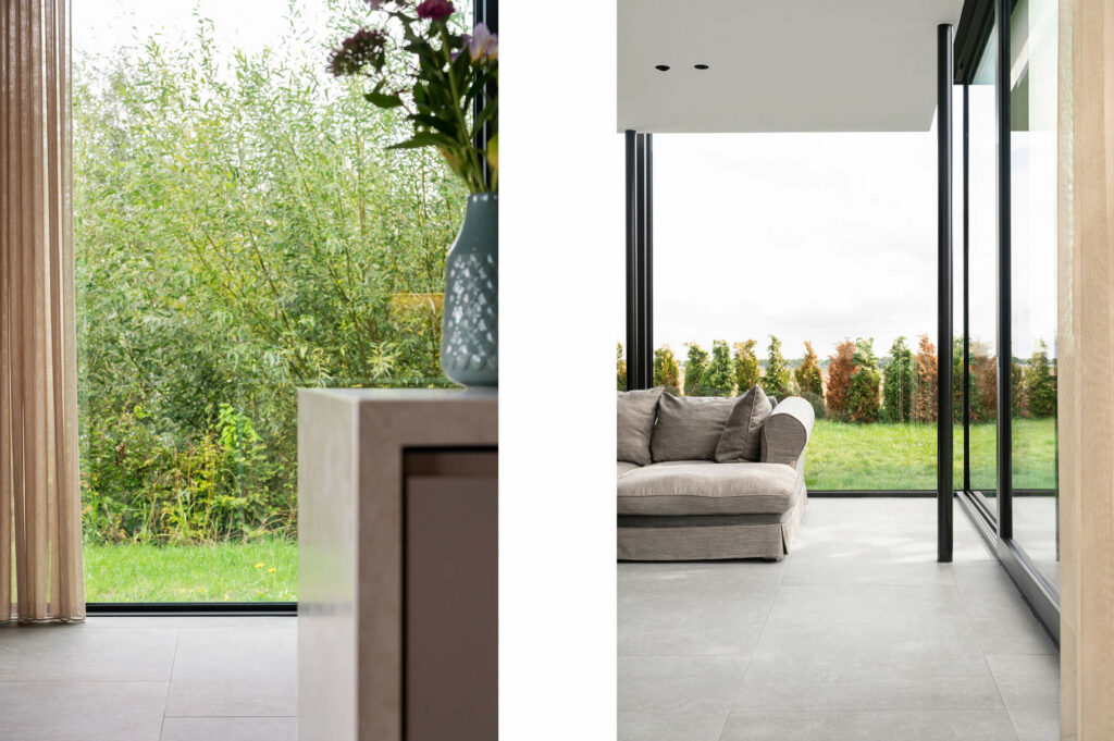 06_belgisch-hardsteen-look-grijs-geschuurd-keramiek-vloertegels-wandtegels-woonkamer