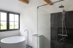 douche-badkamer-bad-belgisch-hardsteen-raamzaag-gezaagd-wellness-spa-sauna