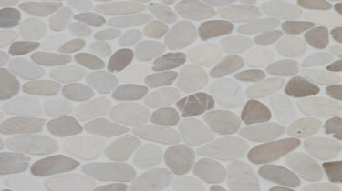 Marmer-Mozaiek_Pebble-Mix-Brown+Cream_30x30cm_1920x1080_HD